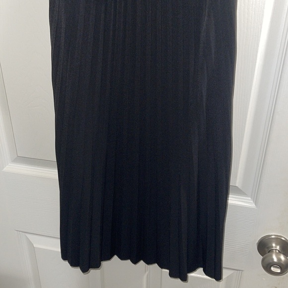 Enfocus Studio women's pleated sleeveless dress with beaded center accent, S/10P - Picture 3 of 10